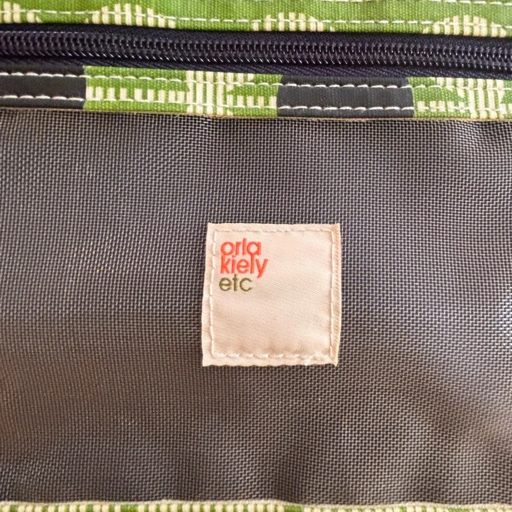 Orla Kiely Green and Black Retro Floral Zip Pouch - Picture 6 of 7